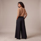 Pantaloni palazzo con passanti neri indossati - retro