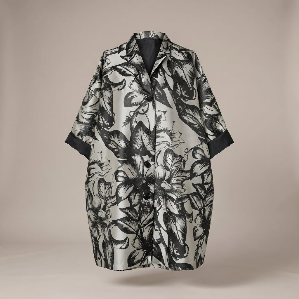 Giacca kimono a fiori effetto goffrato bianco - davanti