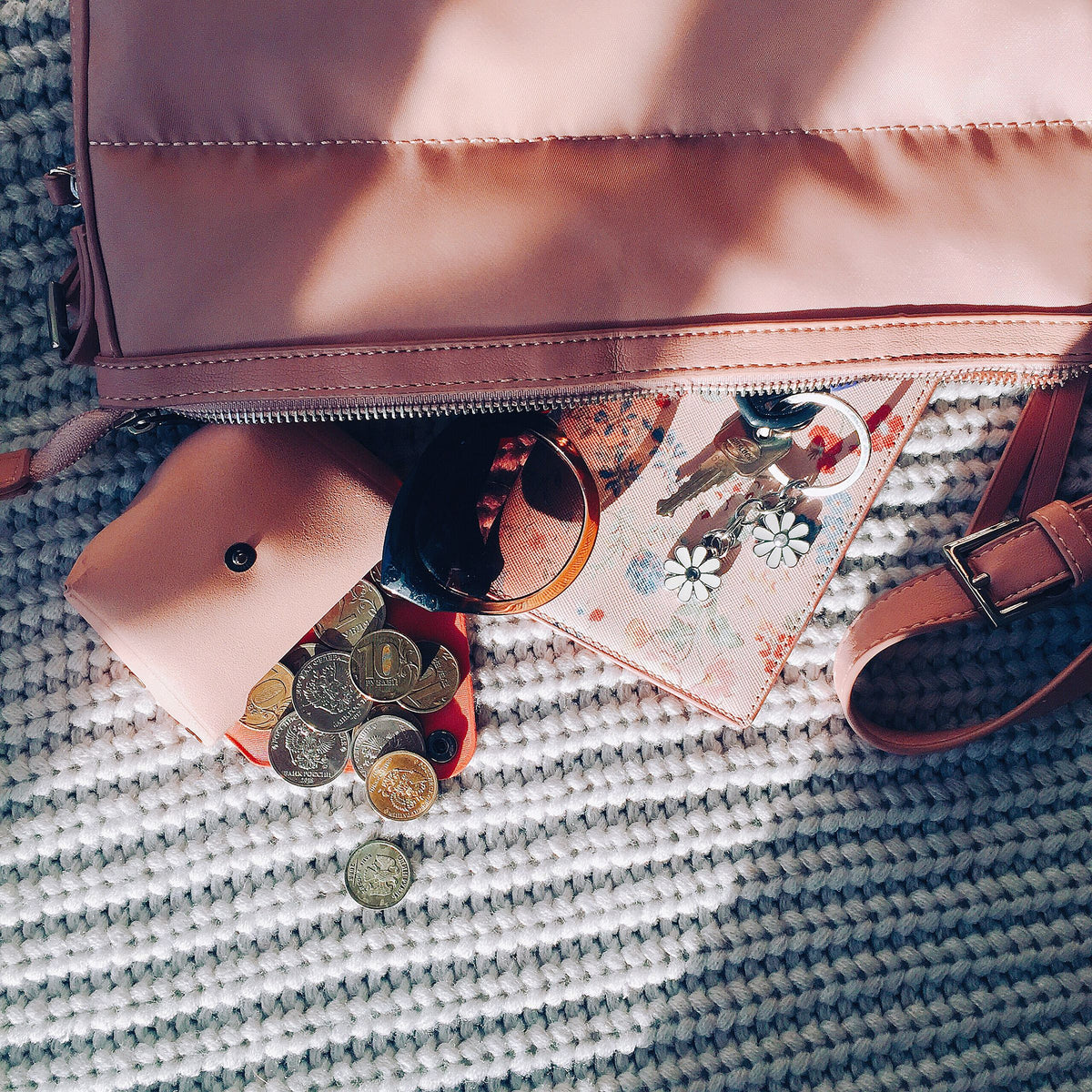 Borsa femminile e accessori rosa